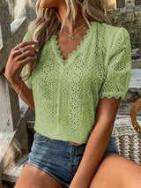 Dantelli V Yaka Kısa Kollu Kadın Üstü